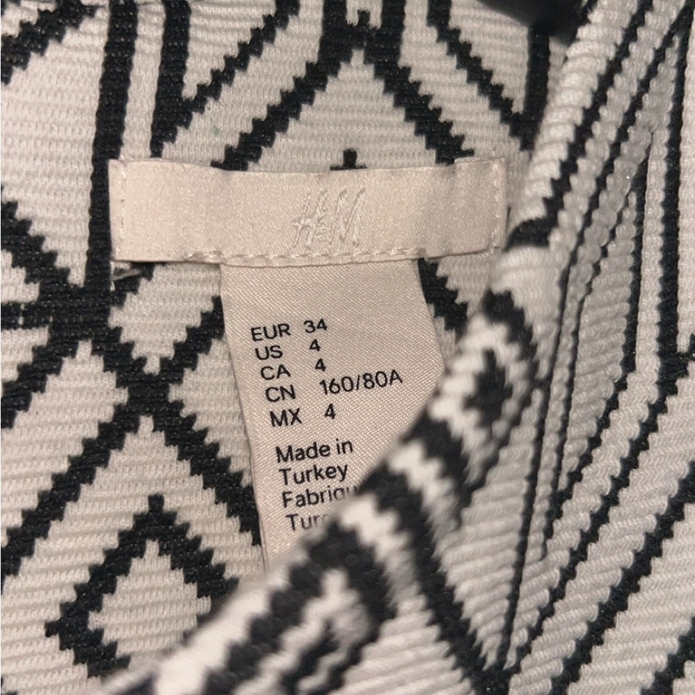 H&M black and white geometric print dress